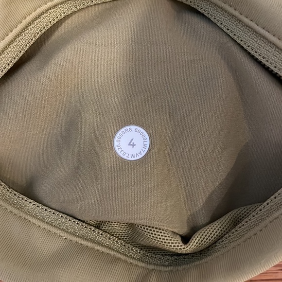 NEW WITH TAGS LULULEMON Speed up MR Short 4” Lined - Picture 3 of 4